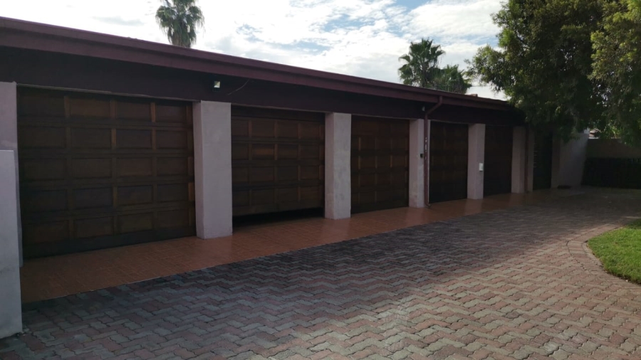 4 Bedroom Property for Sale in Oos Einde North West